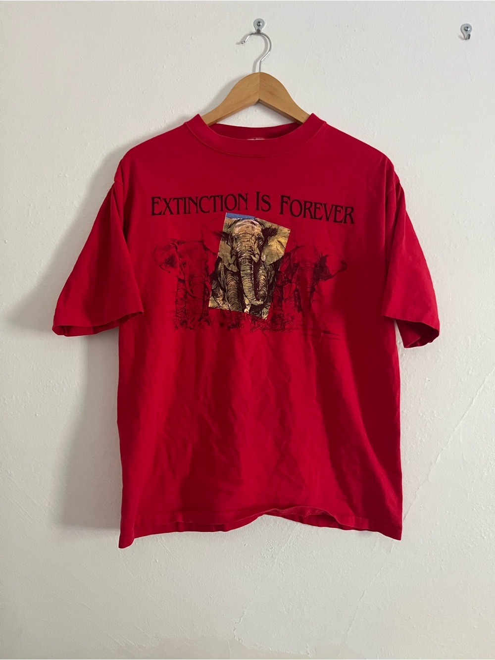 World Wildlife Fund Collection by Thomson Men’s Red Crewneck T-Shirt Elephant L